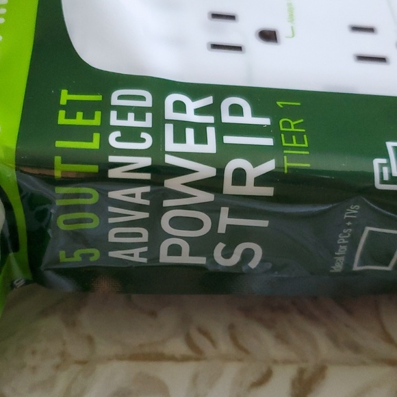 Greenlite 5 Outlet Advanced Power Strip Tier 1 - Picture 2 of 11